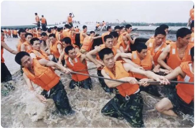 98年抗洪，中央決定最后關頭炸堤分洪，朱镕基：等等，我再加句話